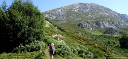 Trail through Sen de la Vara