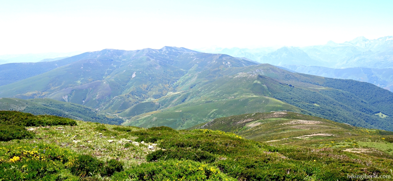 Uitzicht vanaf de Pico Tres Concejos