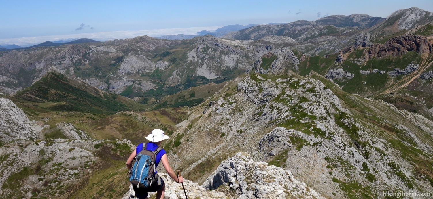 Descent from the Picos Blancos