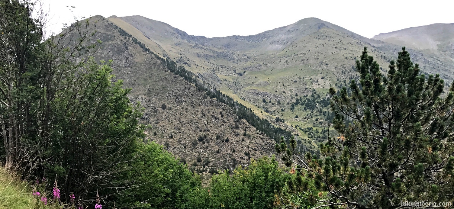 View on the descent to the Collado de Conflent