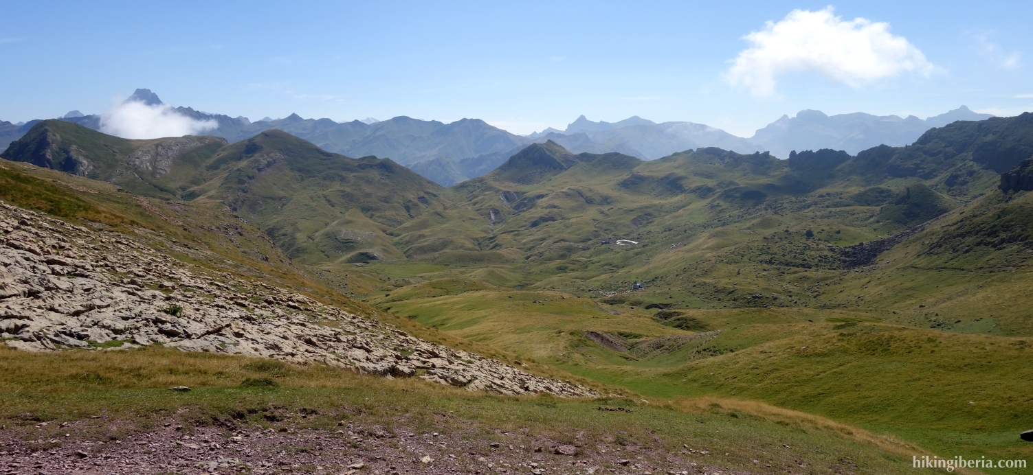 Views on the ascent to the Refuge of Arlet