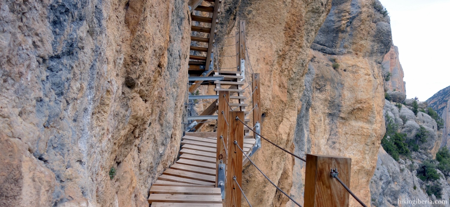 Escaleras en el Congost del Seguer